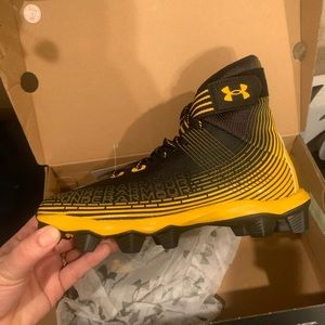 Under armour youth cleats